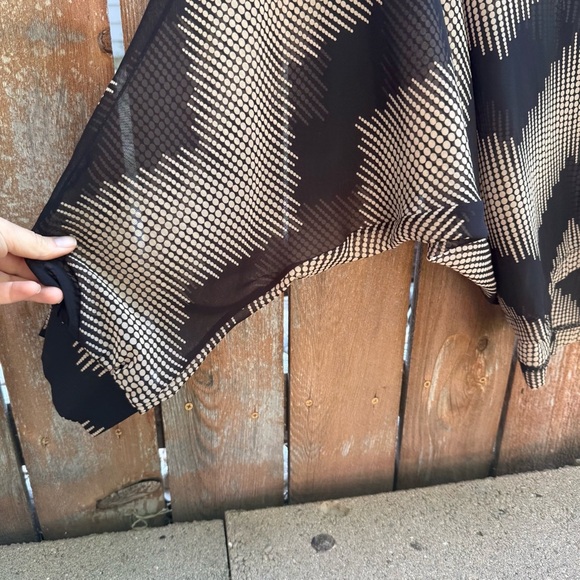 MIND CODE Women’s Black Cream Chevron Sheer Long Sleeve Top Blouse Size Small - Picture 6 of 9